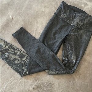 Chic Gray Patterned Leggings